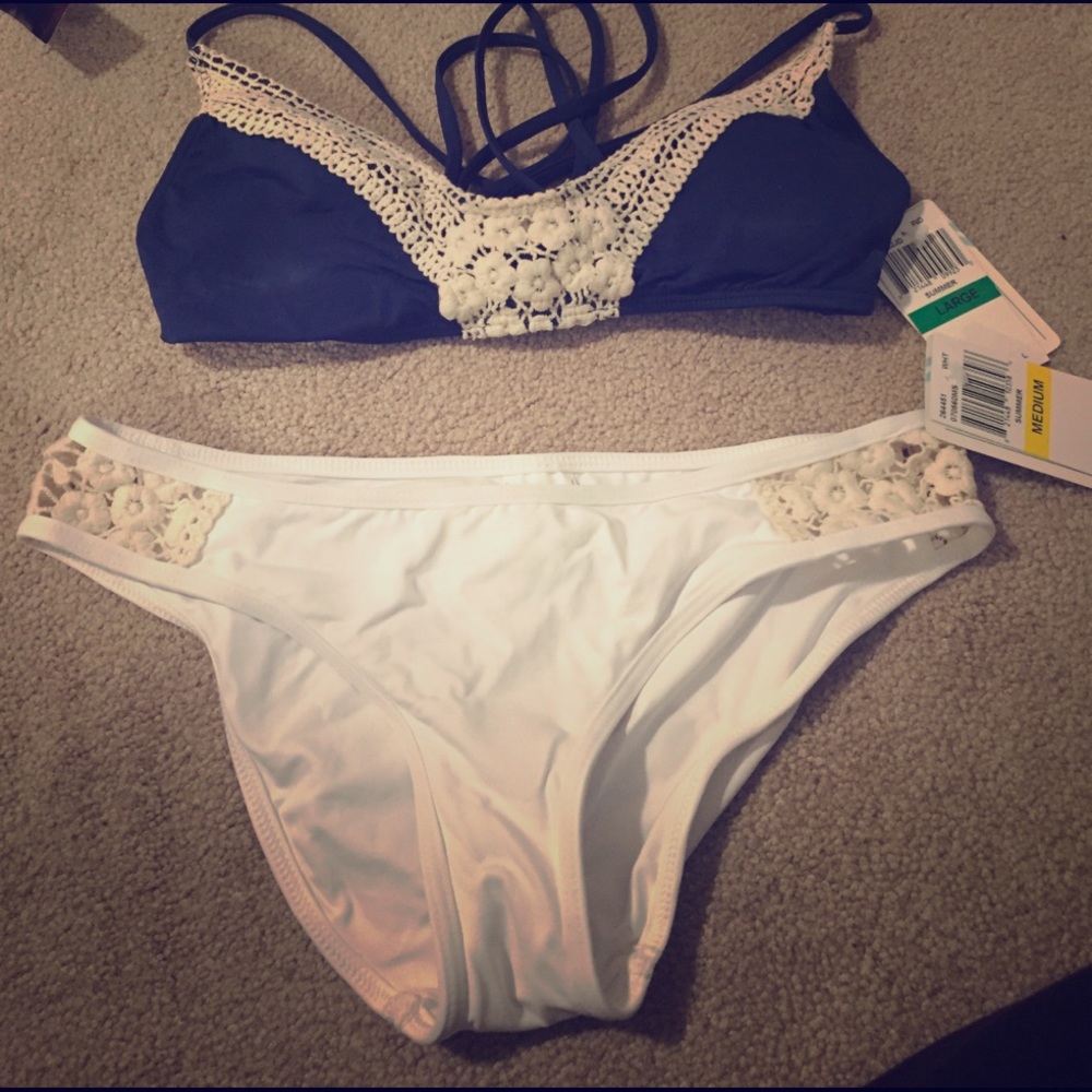 Lucky Brand Bikini - Navy&white w/crochet detail