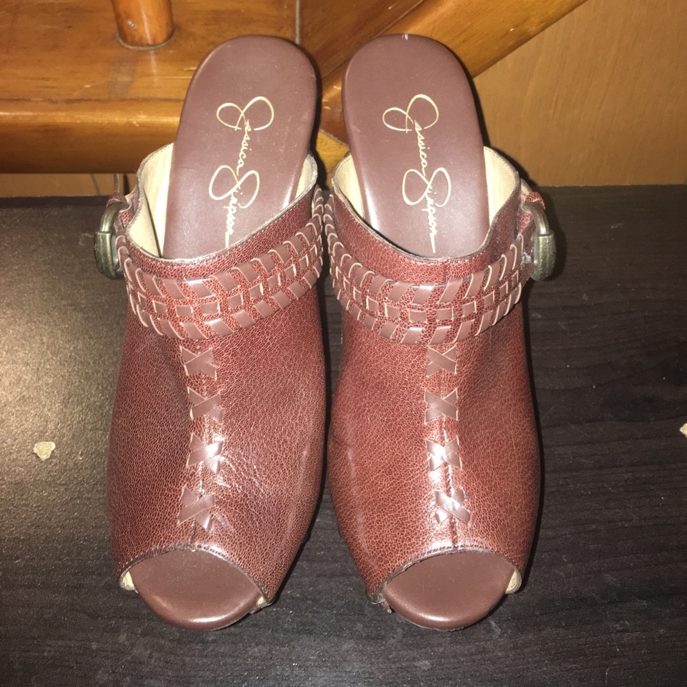Jessica Simpson brown pumps
