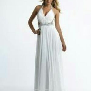 Never worn. Purchased for my wedding.