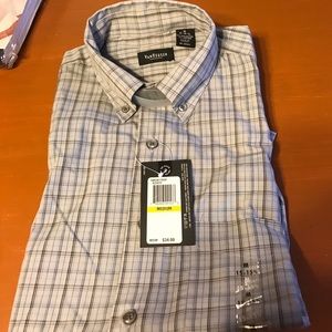 NWT van Heusen short sleeve Button down sz M