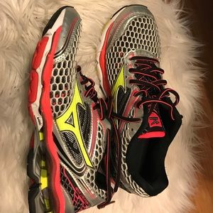 Mizuno running sneakers