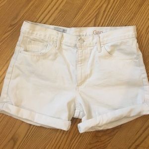 White Gap jean shorts