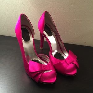 Fushia Pink satin heels size 7.5