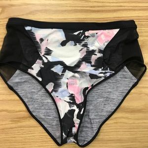 LuLuLemon swimsuit bottoms. Reversible. Size 8.