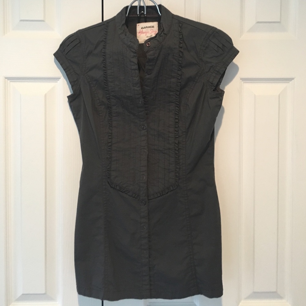 Garage brand dark charcoal black tapered top Sm