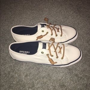 Sperry Sneakers (white)