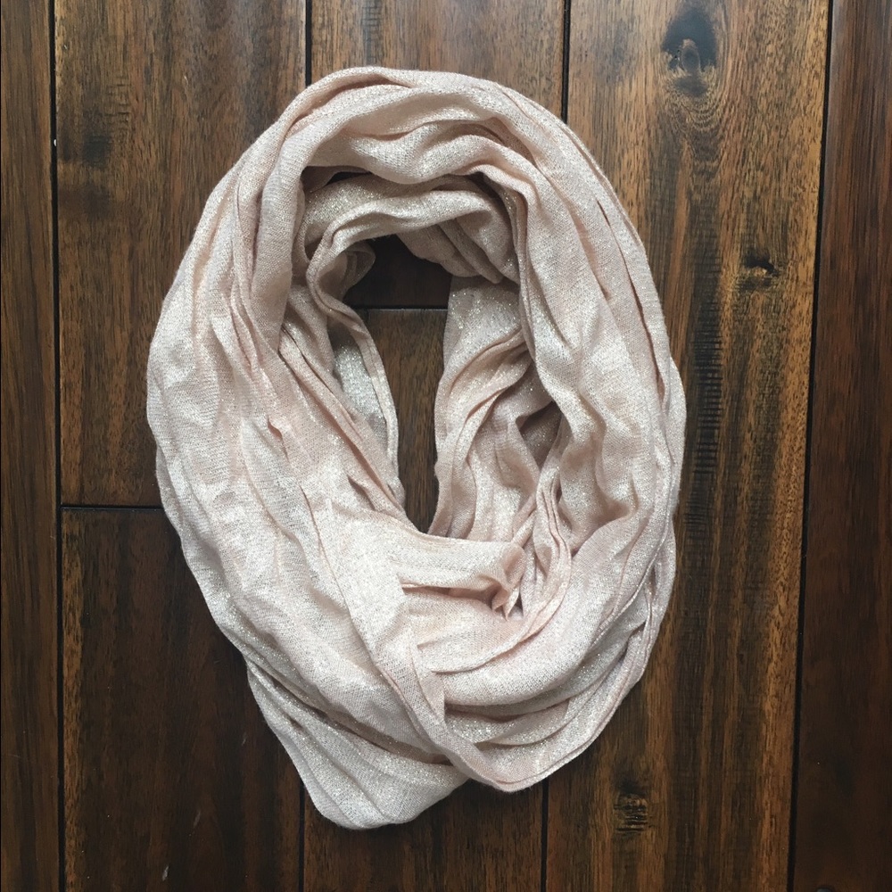 💖 Pale Pink / Metallic Infinity Scarf
