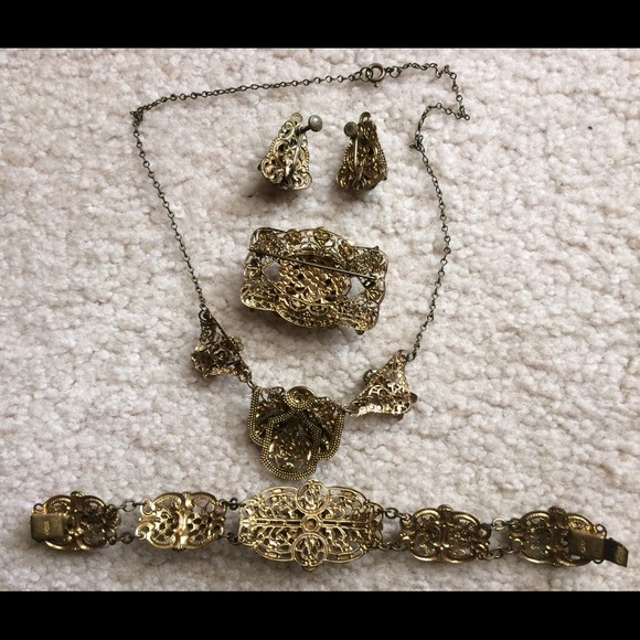 Vintage Czech Green Glass Jewelry Set - Picture 4 of 4