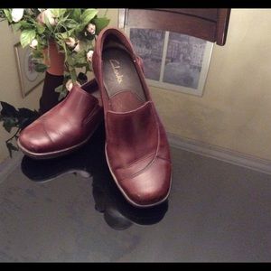 Women's size 7 shoes by Clarks