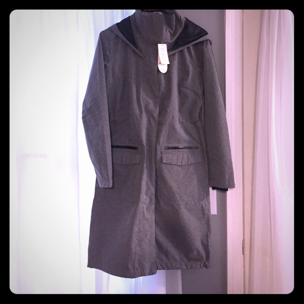 Merrell heavy weight rain jacket size small. NWT