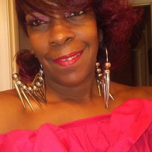 Meet your Posher, Evette