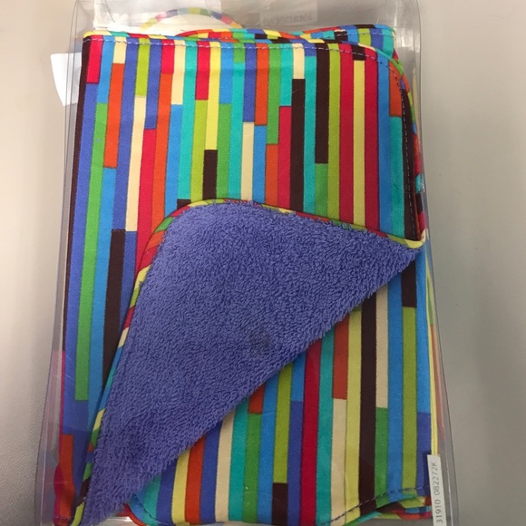 NWT striped bib and burp rag set - Picture 2 of 3