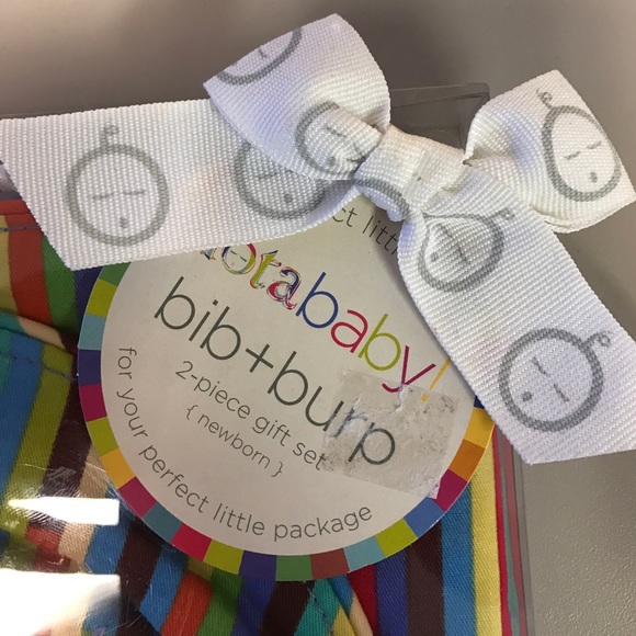 NWT striped bib and burp rag set - Picture 3 of 3