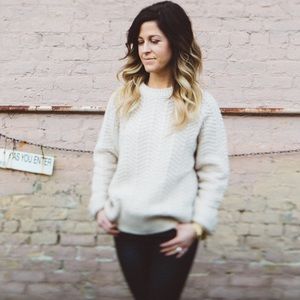 Creme sweater