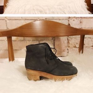 Looking for these shoes! Love the gray color!
