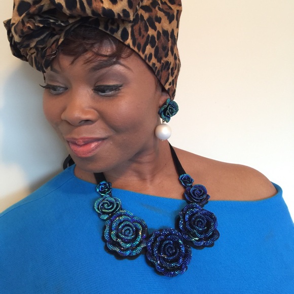 Elegant Day Of Night Necklace & Earring Set - Picture 7 of 7