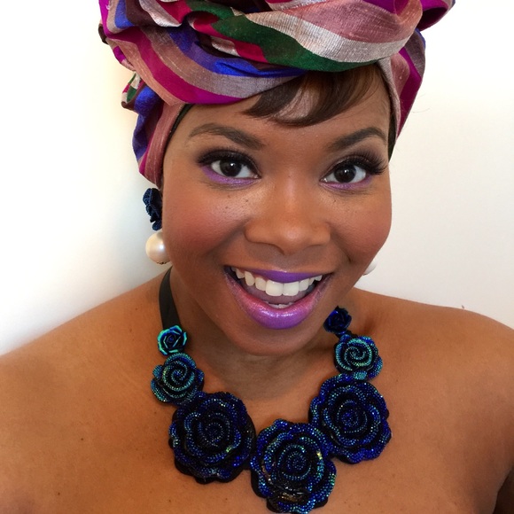 Elegant Day Of Night Necklace & Earring Set - Picture 2 of 7