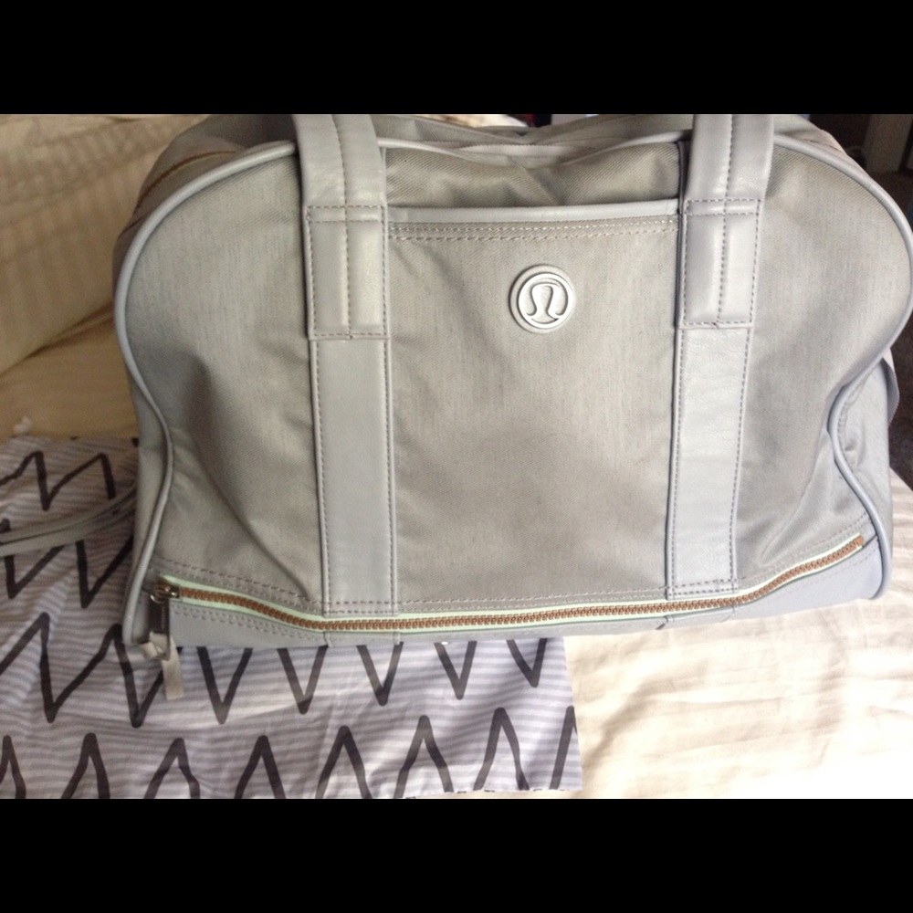 Lululemon bag Om for One in silver/gray