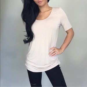 🆕 Biege Mid T Shirt