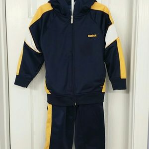 Boys Reebok  2 piece outfit.  size 5
