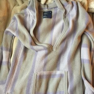 American Eagle V Neck "Drug Rug"