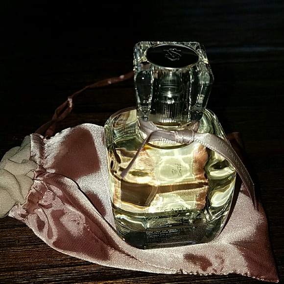 Victoria Secret Satin Rose de Mai eau de parfum - Picture 3 of 3