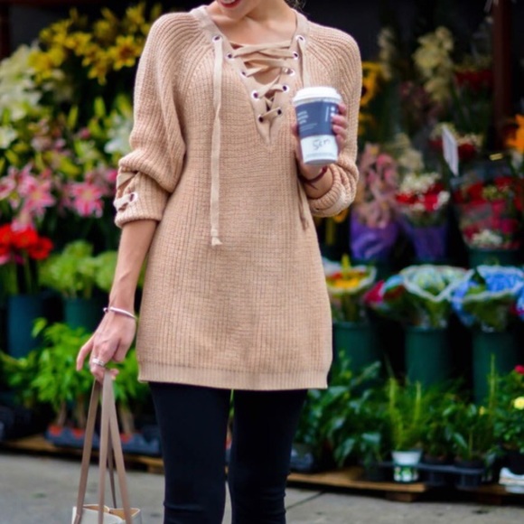 Restocked🔁 ONLY 1 LEFT Lace-up Chunky Sweater - Picture 3 of 4