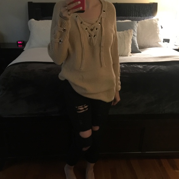 Restocked🔁 ONLY 1 LEFT Lace-up Chunky Sweater - Picture 4 of 4