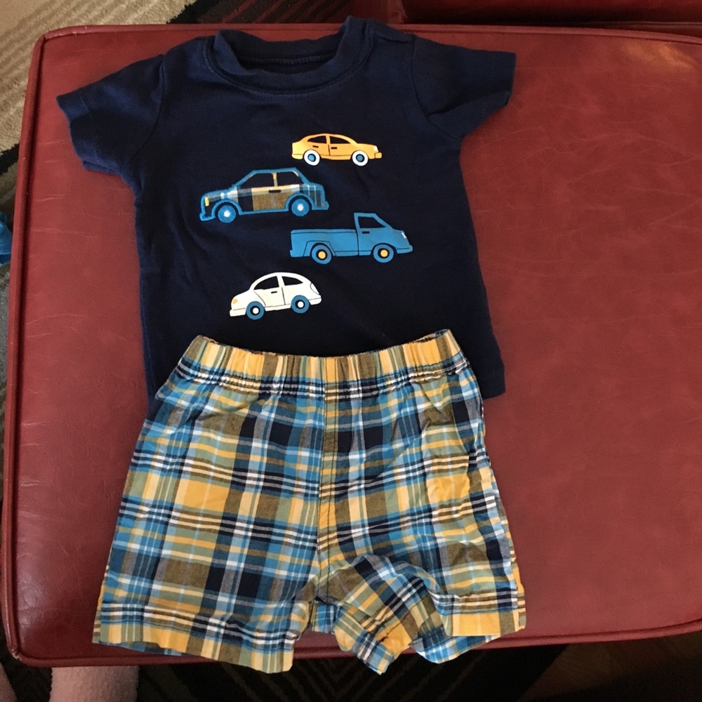 Two piece short set  size 9 months