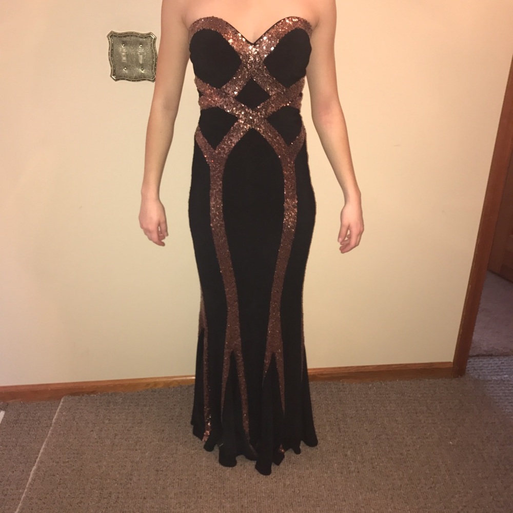 Elegant sequenced dress