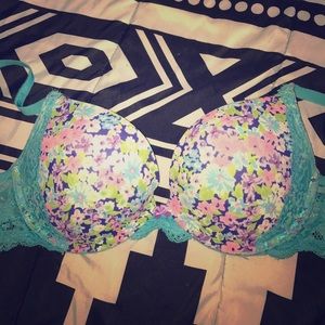 34 D Victoria Secret