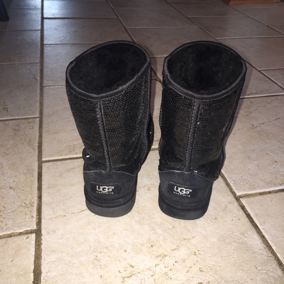 🎀UGG black short sequins🎀 - Picture 2 of 2