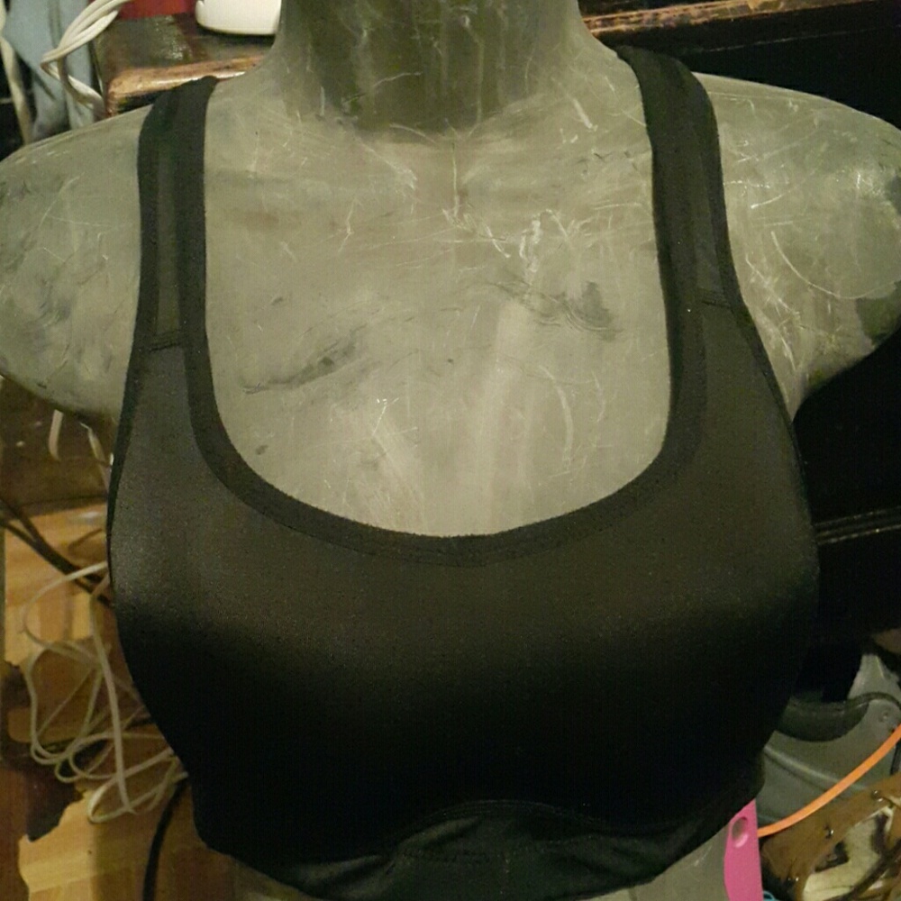 Lucy sports bra