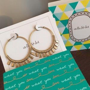 Stella & Dot Bungalow Hoops