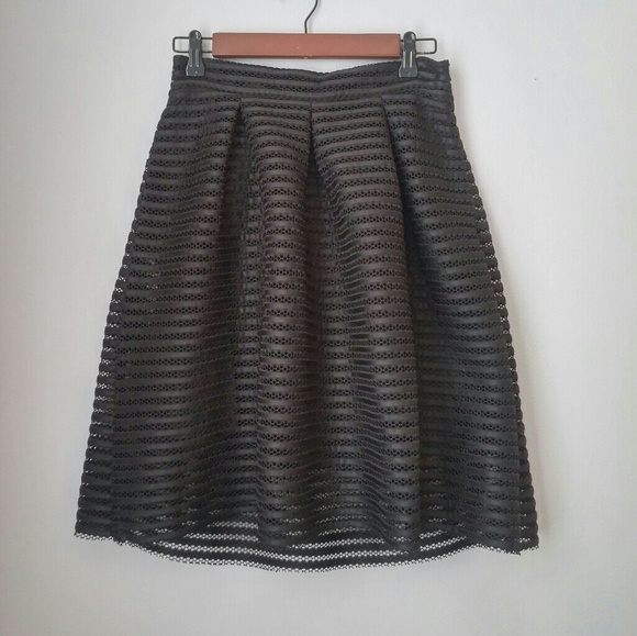 Isani Dresses & Skirts - Isani Structured Skirt Sm NWT