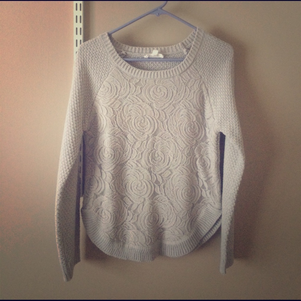 Medium grey sweater with floral print