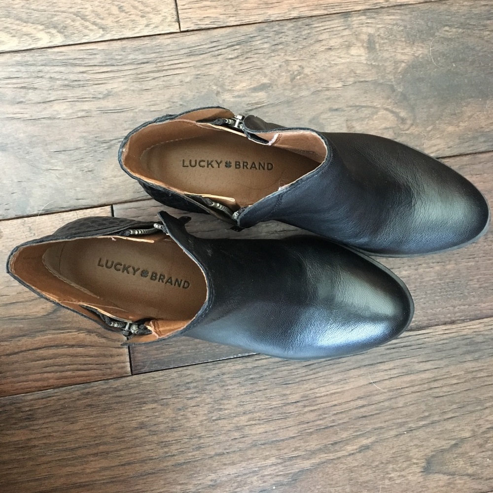 NWOT. Lucky brand booties