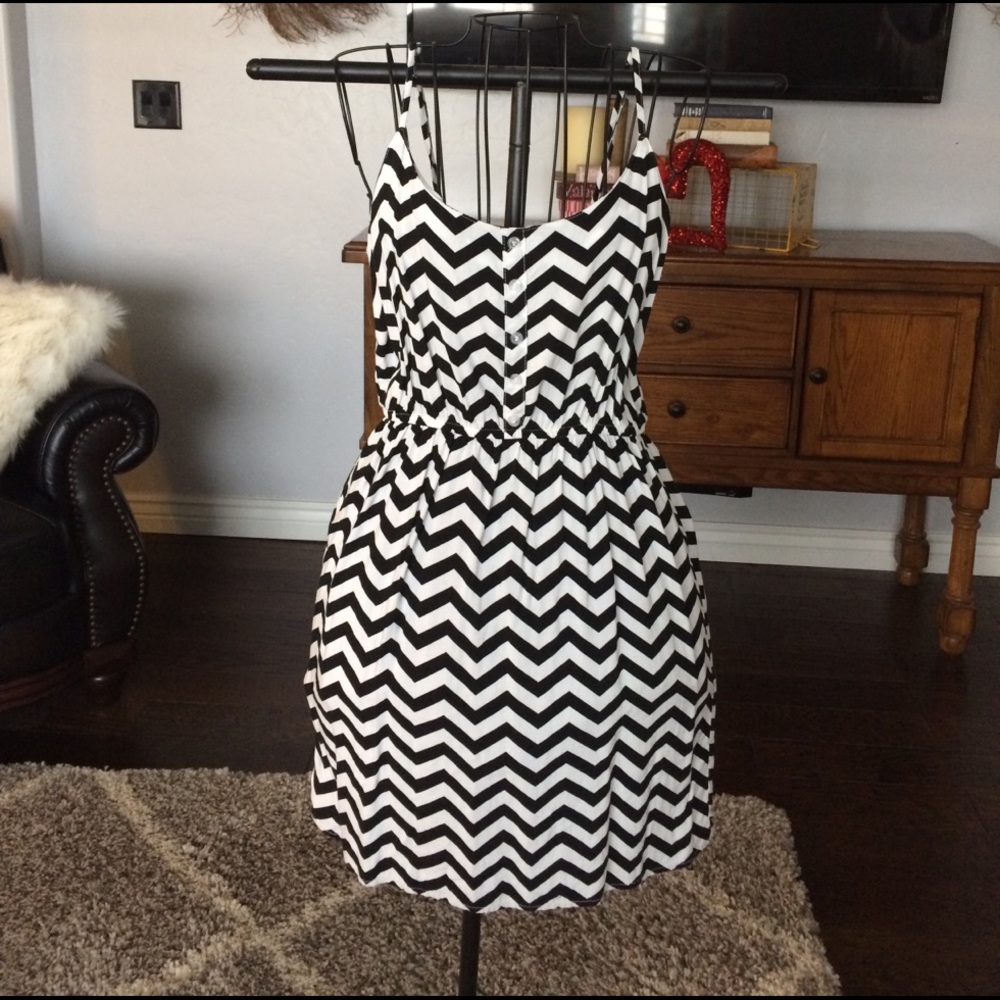 Black and White chevron