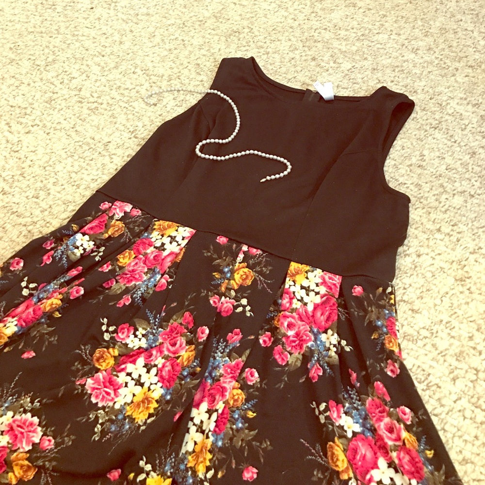 Floral and Black xhilaration dress xxl
