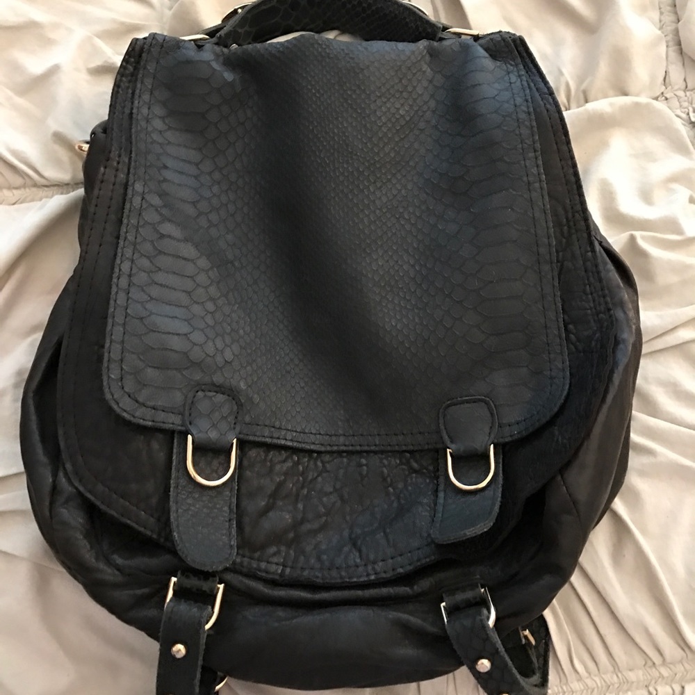 Used CC Skye Onie Messenger black bag