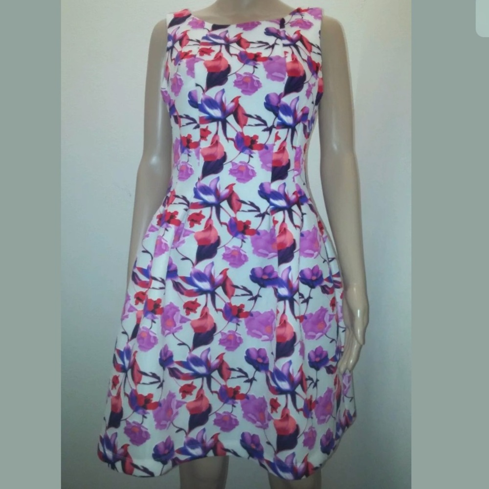 Fit and flare dress new size 10