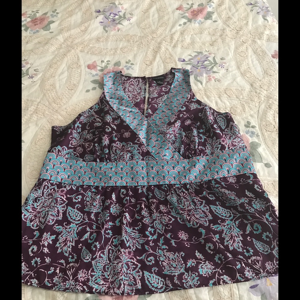 Poly tank top... for the office... or a nite out.