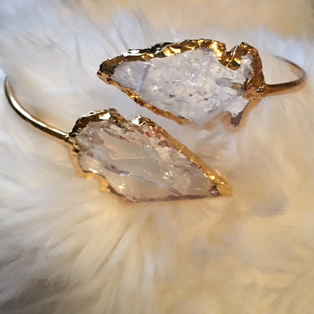 Crystal Arrow Bangle. - Picture 5 of 7