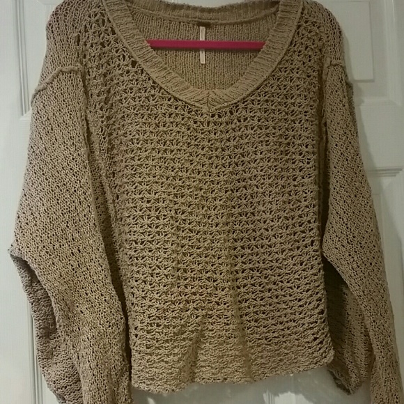 Slouchy v-neck crop sweater - Picture 3 of 3