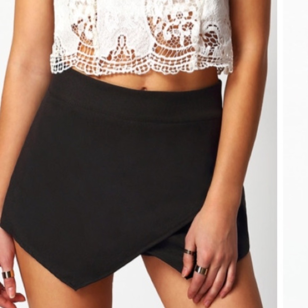 Shorts/ skirt black envelope skirt