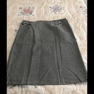 Black/white pencil skirt...size 16