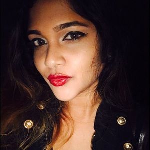 Meet your Posher, Shana