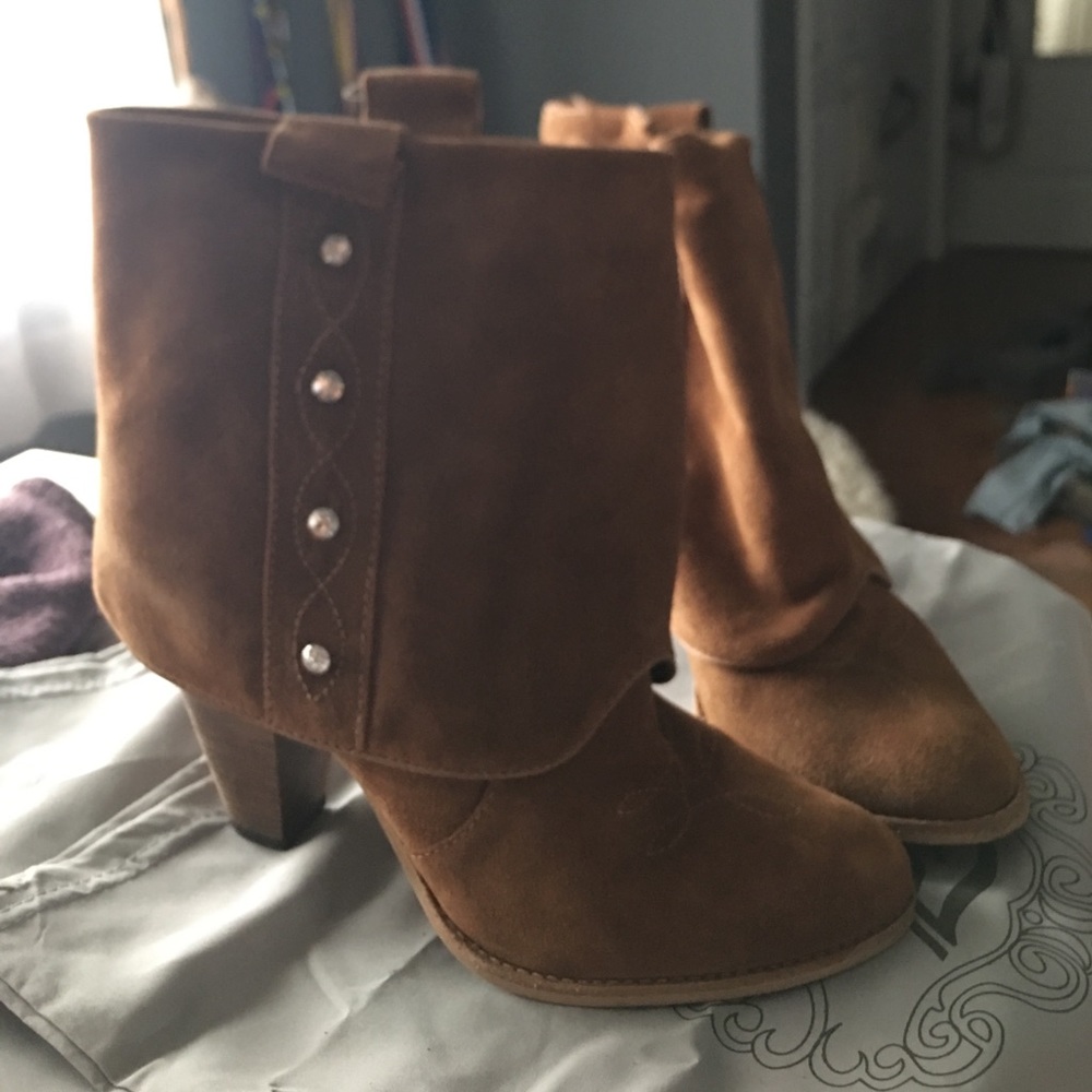 ZIGiny Boots Size 8.5