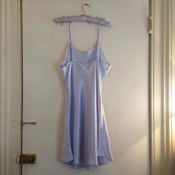 Lingerie - Picture 2 of 3