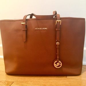 Michael Kors Jet Set Travel Large Saffiano Leather
